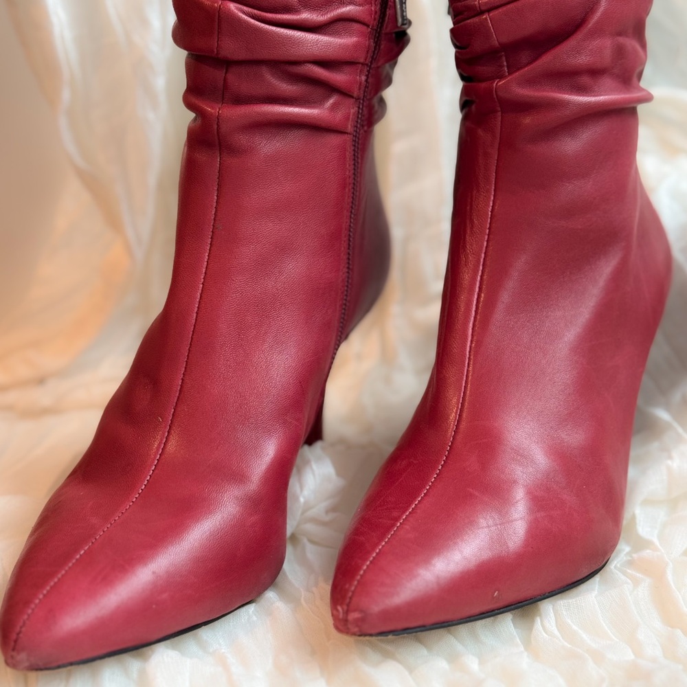 Vince Camuto Elegant Red Leather Women's Boots